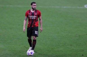  曼彻斯特双雄同日告捷延续争冠悬念