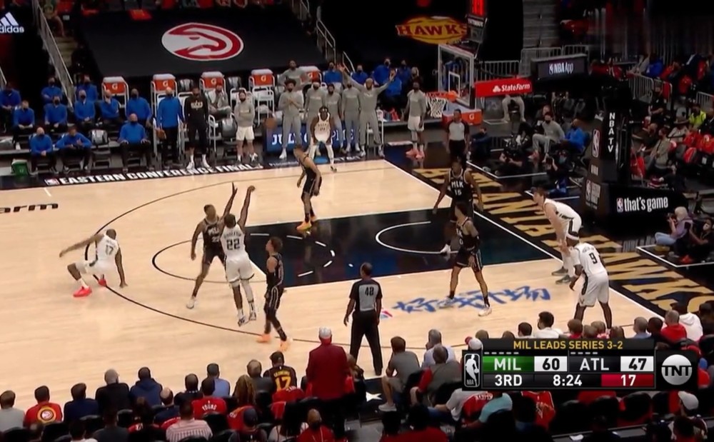  霍勒迪攻防一体掌控节奏，雄鹿客场轻取步行者