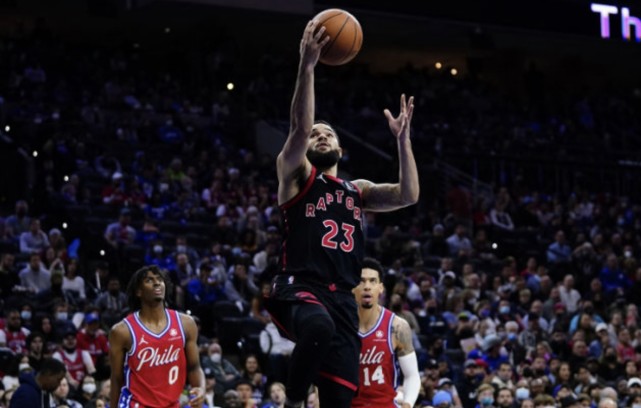  范弗里特关键三分猛龙加时险胜活塞保留季后赛